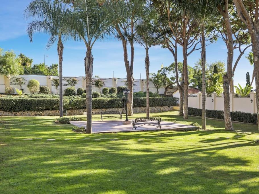 Apartment 2 Bdr Next To The In Puerto Banus