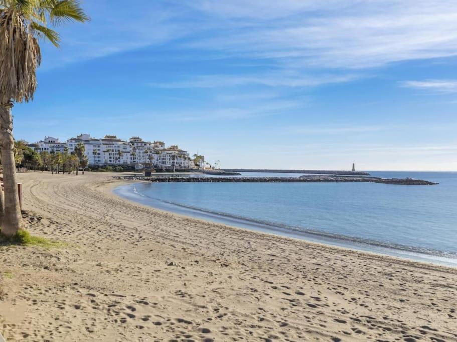 2 Bdr Next To The In Puerto Banus Marbella