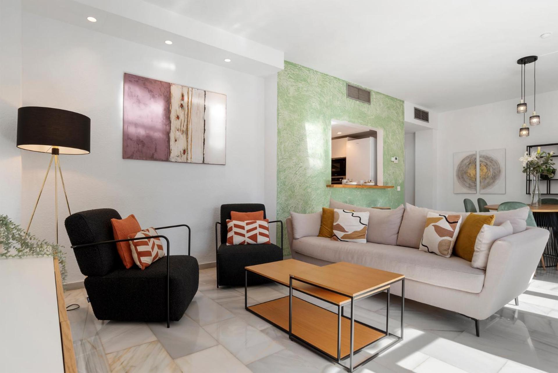 Apartment 2 Bdr Next To The In Puerto Banus *
