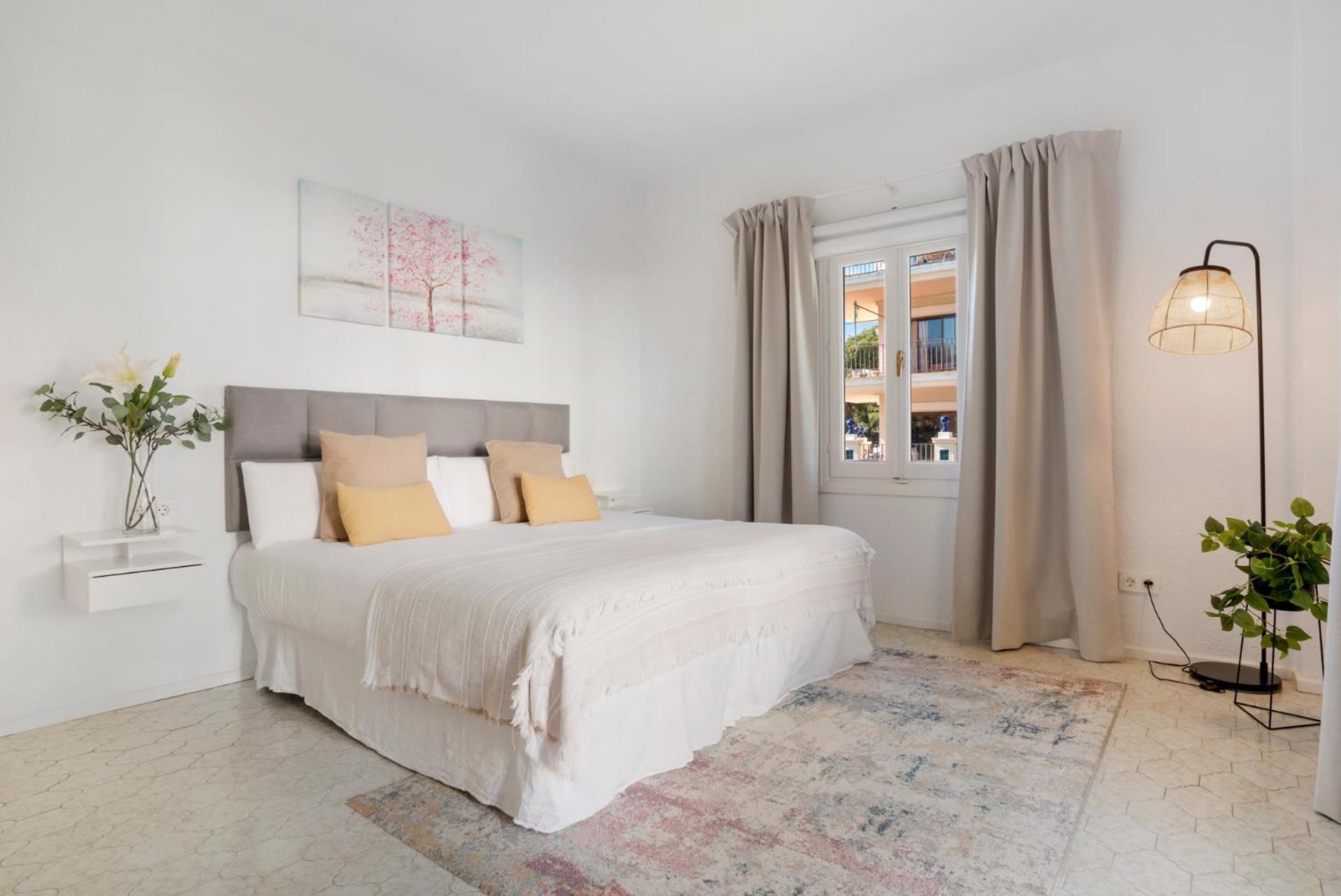 Apartment 2 Bdr Next To The In Puerto Banus *