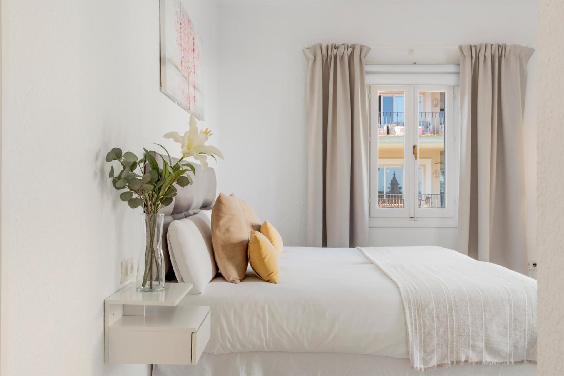 2 Bdr Next To The In Puerto Banus Marbella