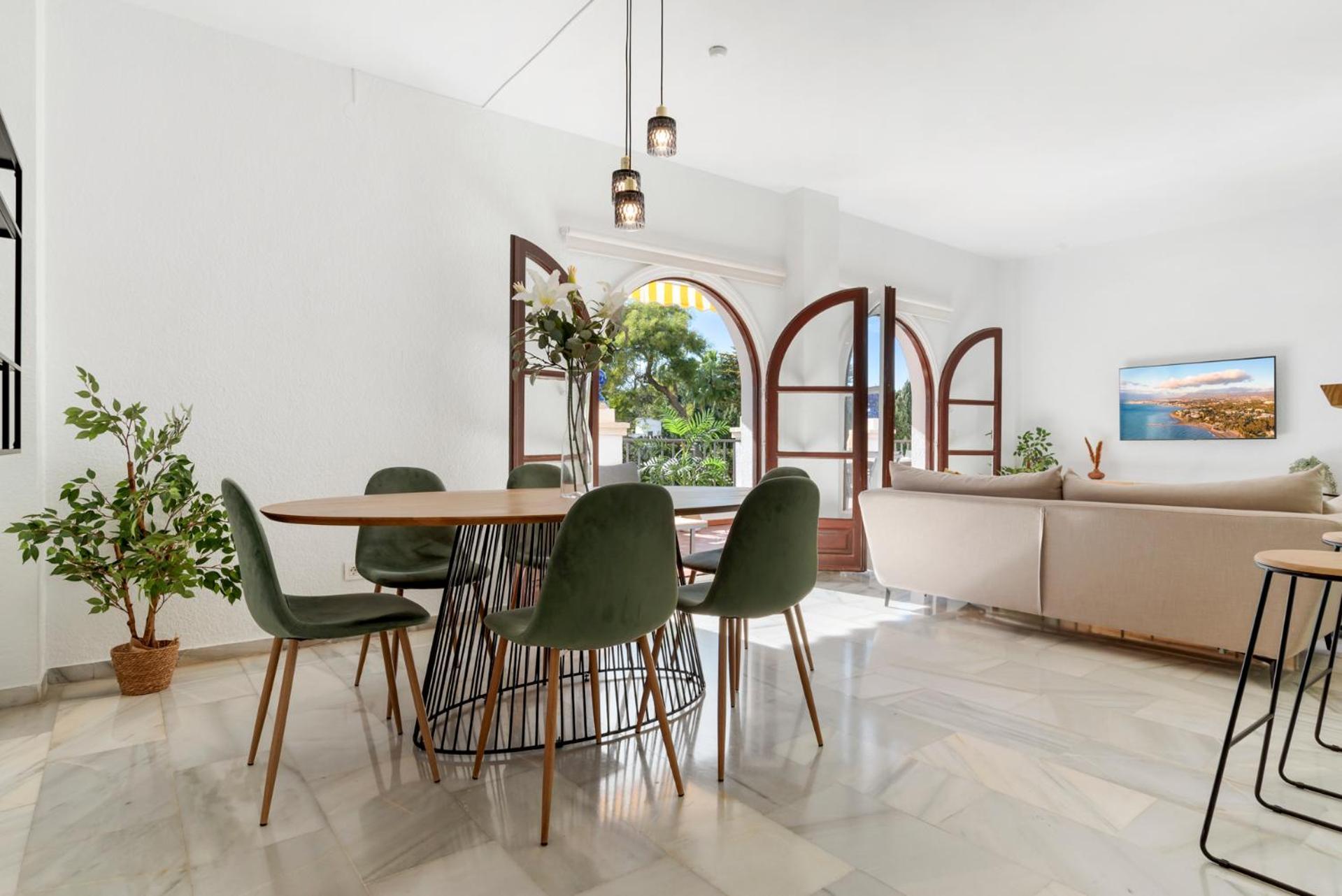 2 Bdr Next To The In Puerto Banus Apartment